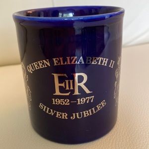 Queen Elizabeth II Silver Jubilee Mug
